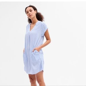 NWT GAP V-Neck Dress Color: Blue Stripe SIZE XTRALARGE FIT